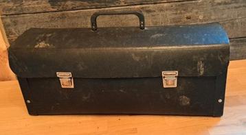 Vintage gereedschapskoffer  beschikbaar voor biedingen