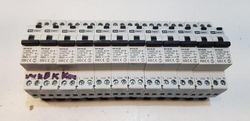 EMAT Groepenkast Aardlekautomaat C16 30mA 230V 1M (12x), Hobby en Vrije tijd, Elektronica-componenten, Gebruikt, Ophalen of Verzenden