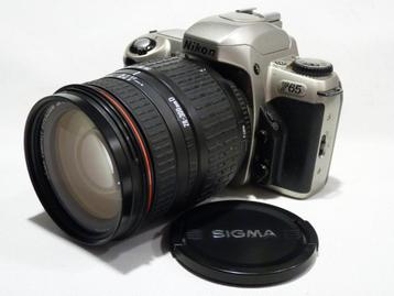 Nikon F65 AF , Sigma Compact Hyperzoom 28-300mm telelens beschikbaar voor biedingen