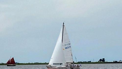 Teab: Wing 720 te koop ligplaats in Joure, Watersport en Boten, Kajuitzeilboten en Zeiljachten, Gebruikt, Polyester, Benzine, Ophalen