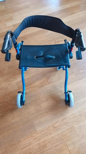 Lichtgewicht rollator  beschikbaar voor biedingen