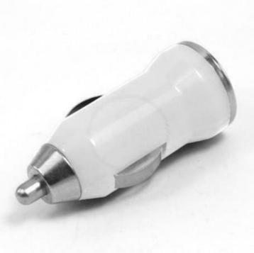 Auto oplader USB aansluiting beschikbaar voor biedingen