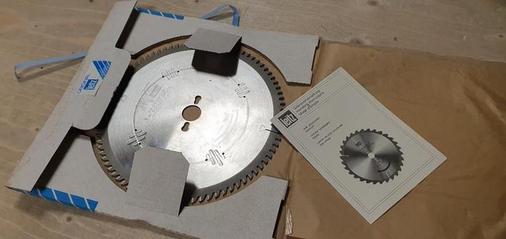 Leitz Zaagblad 84 Tands Widia 303x3.5 Formaatzaag Asgat 30, Doe-het-zelf en Verbouw, Gereedschap | Zaagmachines, Nieuw, Cirkelzaag