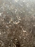 Antieke Franse commode met een donker blad van, Huis en Inrichting, Kasten | Ladekasten, Ophalen, Gebruikt, 100 tot 150 cm, 5 laden of meer