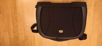 Laptop tas. Gratis afhalen beschikbaar voor biedingen