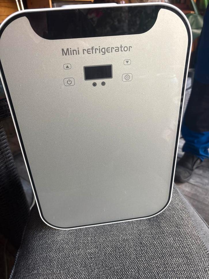 Luxe Mini Koelkast - Zo Goed Als Nieuw!, Witgoed en Apparatuur, Koelkasten en IJskasten, Zo goed als nieuw, Zonder vriesvak, Minder dan 75 liter
