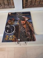Het officiële filmboek - Pirates of the carribean, Ophalen of Verzenden, Zo goed als nieuw