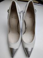 Pumps, merk Stuart Weitzman, maat 38, Kleding | Dames, Schoenen, Pumps, Ophalen of Verzenden, Zo goed als nieuw, Wit