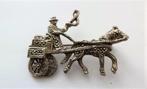 Broche kar met paard, met markasieten, Ophalen, Zo goed als nieuw, Zilver, Overige materialen