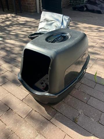Kattenbak zwart  beschikbaar voor biedingen