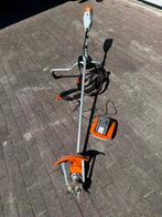 Stihl FSA 90 schoffel plus battery AP300 en lader AL301, Ophalen, Zo goed als nieuw