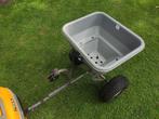 Strooier een aanhangwagen voor achter de zitmaaier, Tuin en Terras, Zitmaaiers, Ophalen, Gebruikt, 90 tot 120 cm