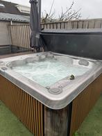 5 persoons Jacuzzi  werk goed wel wat aandacht nodig, Tuin en Terras, Bubbelbaden en Hottubs, Ophalen, Gebruikt, Afdekzeil, Inbouw