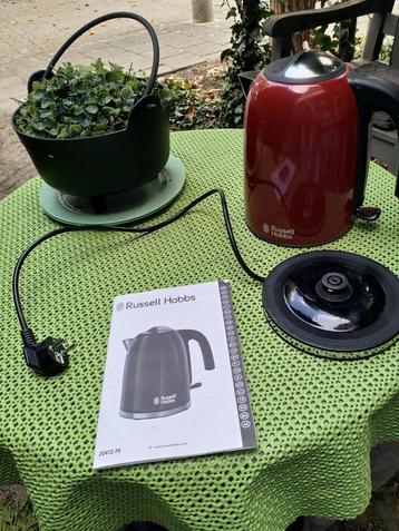 Waterkoker Russell Hobbs donkerrood type 20412-70 beschikbaar voor biedingen