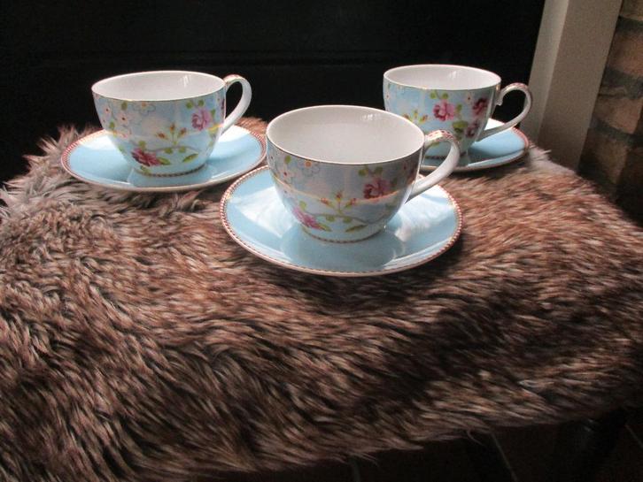 mj/NIEUW! Kop en schotel/cappucino/van PIP HOME/3 stuks, Huis en Inrichting, Keuken | Servies, Nieuw, Kop(pen) en/of Schotel(s)