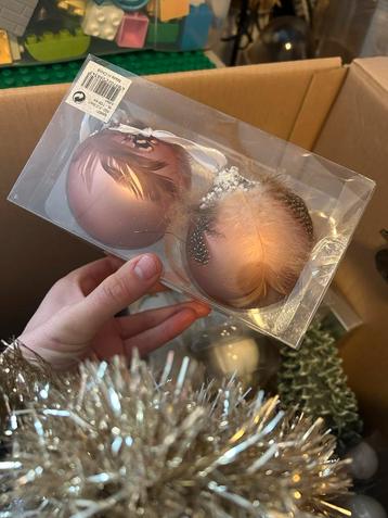 Kerstballen beschikbaar voor biedingen