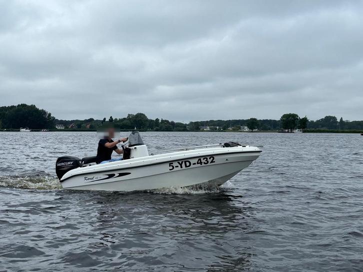 Mooie consoleboot uit 2018 met 40PK buitenboordmotor, Watersport en Boten, Motorboten en Motorjachten, Zo goed als nieuw, Polyester
