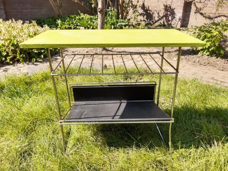 Vintage lectuurbak / bijzettafel met rekje, Huis en Inrichting, Woonaccessoires | Krantenbakken en Lectuurbakken, Gebruikt, Ophalen of Verzenden