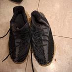 Zwarte Adidas Yeezy Boost 350 V2 Maat 44, Zwart, Ophalen of Verzenden, Sneakers of Gympen, Adidas