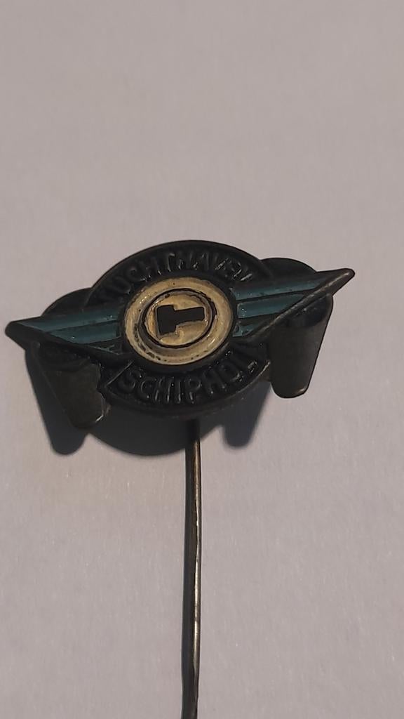 Vintage Schiphol Pin, Verzamelen, Speldjes, Pins en Buttons, Ophalen of Verzenden, Gebruikt, Stad of Land, Speldje of Pin