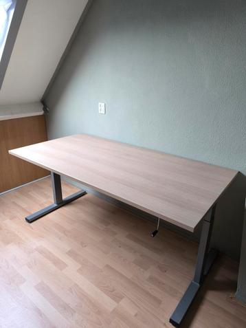 zgan Zwengelbureau in hoogte verstelbaar  beschikbaar voor biedingen