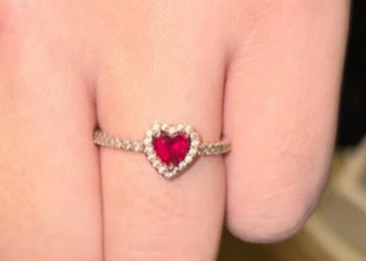 Pandora ring maat 56 mm, Sieraden, Tassen en Uiterlijk, Ringen, Zo goed als nieuw, Dame, 17 tot 18, Rood, Zilver, Met edelsteen