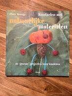 Clare Young - Knutselen met natuurlijke materialen, Boeken, Ophalen of Verzenden, Zo goed als nieuw, Clare Young, Fotograferen en Filmen