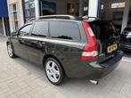 Volvo V50 2.5 T5 AWD Summum AUTOMAAT. 221 PK (bj 2006), Auto's, Volvo, Automaat, Gebruikt, 700 kg, 2521 cc