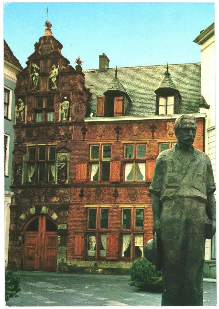910391 Deventer Ov standbeeld Albert Schweitzer Doopsgezinde, Verzamelen, Ansichtkaarten | Nederland, Ongelopen, Overijssel, 1960 tot 1980