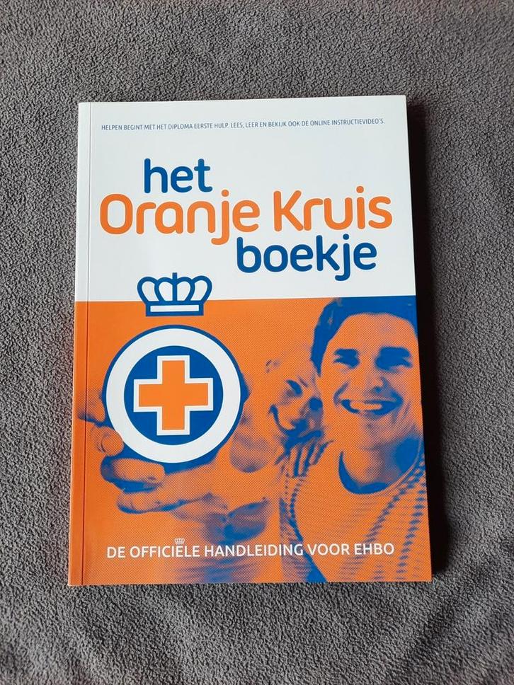 Het Oranje Kruis - Oranje Kruisboekje, Boeken, Studieboeken en Cursussen, Zo goed als nieuw, MBO, Ophalen of Verzenden