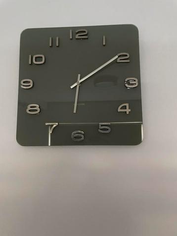 Karlsson wand klok Vintage glas grijs beschikbaar voor biedingen