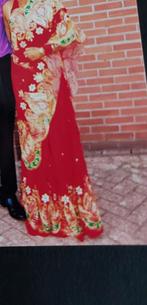 Rode jurk met borduursel, Zo goed als nieuw, Geen merk, Ophalen, Maat 38/40 (M)