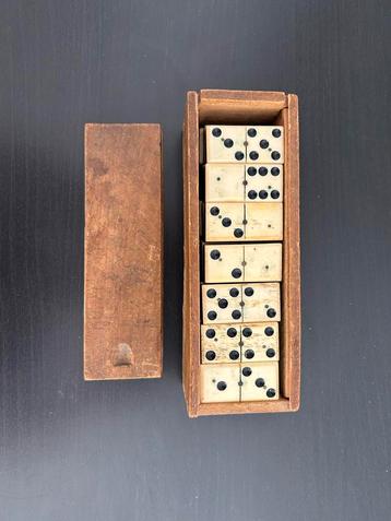 Vintage Dominostenen Set in Houten Doosje Antiek Speelgoed beschikbaar voor biedingen