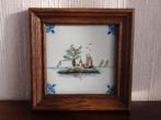 Tegel in houten lijst met eiland schepen Gemerkt: Makkum, Antiek en Kunst, Antiek | Wandborden en Tegels, Ophalen of Verzenden