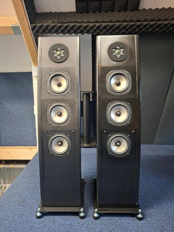 Floating Cameleon Queen Luidsprekers, Audio, Tv en Foto, Luidsprekers, Zo goed als nieuw, Front, Rear of Stereo speakers, 120 watt of meer