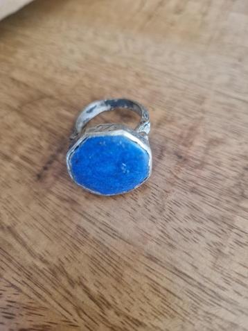 	 Tibetaans zilveren ring maat 19. Met Lapis. beschikbaar voor biedingen