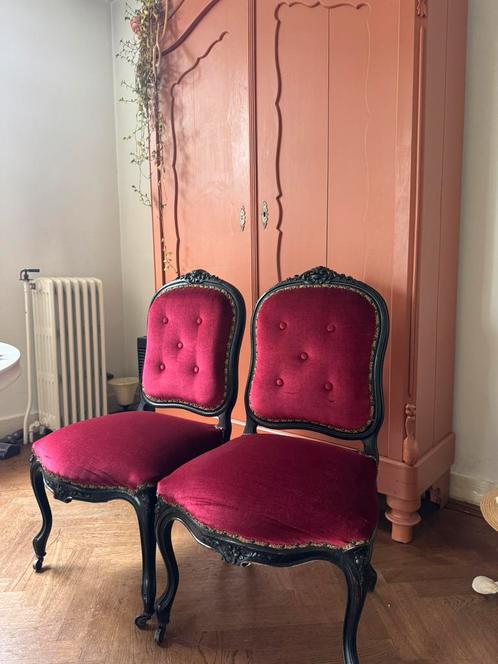 vintage barokstoelen dieprood fluweel met zwart houtsnijwerk, Antiek en Kunst, Antiek | Meubels | Stoelen en Banken, Ophalen of Verzenden