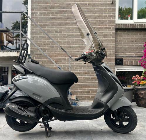 Piaggio zip 4takt snorscooter, Fietsen en Brommers, Snorfietsen en Snorscooters, Zo goed als nieuw, Piaggio, Ophalen
