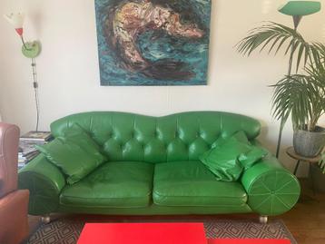 Knalgroene leren bank. Een echte blikvanger! beschikbaar voor biedingen