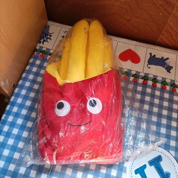 Franse frietjes knuffel / kussen NIEUW 34 cm groot  beschikbaar voor biedingen