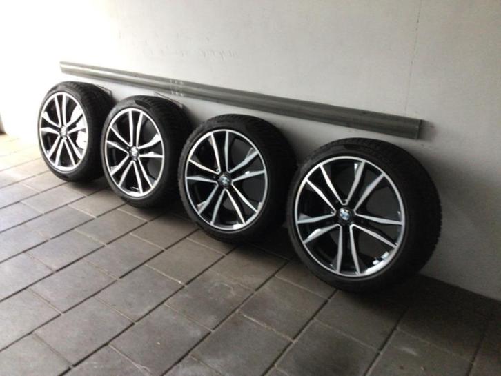 BMW X1 19inch velgen met winterbanden, Auto-onderdelen, Banden en Velgen, Banden en Velgen, Winterbanden, 19 inch, 225 mm, Personenwagen