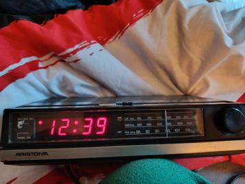 Aristona type sx7390/13 wekker radio lees eerst  beschikbaar voor biedingen