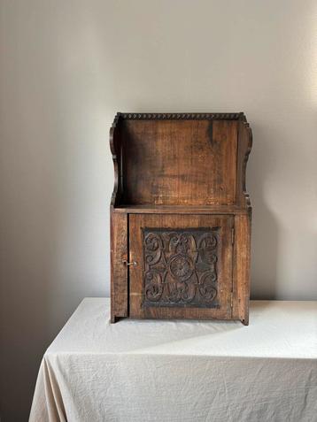 Vintage houten Spaans wandkastje rustic stijl h67cm beschikbaar voor biedingen