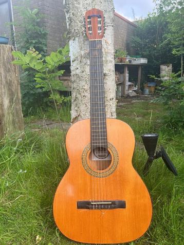 CREMONA 400 gitaar - Tsjechoslowakije - jaren '60.  beschikbaar voor biedingen