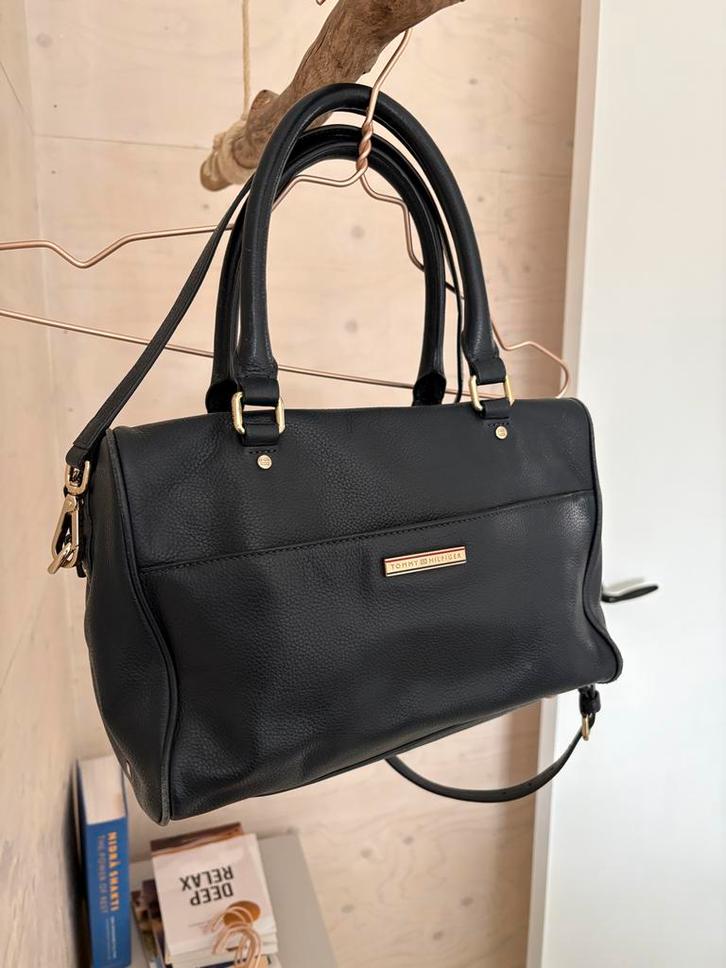 Tommy Hilfiger Donkerblauwe Leren Crossbodytas, Sieraden, Tassen en Uiterlijk, Tassen | Damestassen, Gebruikt, Schoudertasje, Blauw