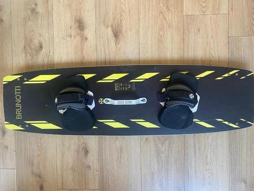 Kiteboard Brunotti, Watersport en Boten, Kitesurfen, Gebruikt, Kiteboard, 4 m² of minder, Twintip, Ophalen of Verzenden