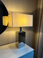 Moderne Witte Tafellamp met Chromen Poot, Huis en Inrichting, Lampen | Tafellampen, Ophalen, Zo goed als nieuw, Metaal, 50 tot 75 cm