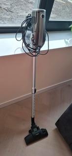 Hyundai steelstofzuiger - Goed onderhouden, Ophalen of Verzenden, Gebruikt, Reservoir, Stofzuiger