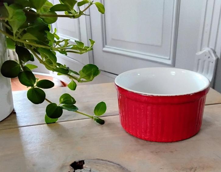 Emile Henry - bakje - schaaltje- aardewerk - rood, Huis en Inrichting, Keuken | Servies, Gebruikt, Schaal of Schalen, Overige stijlen