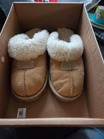 I.z.g.s. UGG sloffen, maat 10/41, Kleding | Dames, Schoenen, UGG, Beige, Ophalen of Verzenden, Pantoffels of Sloffen